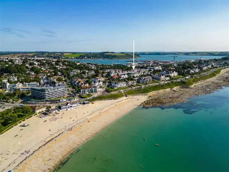 3 Bedroom Maisonette Near Gyllngvase Beach Sea Views Parking