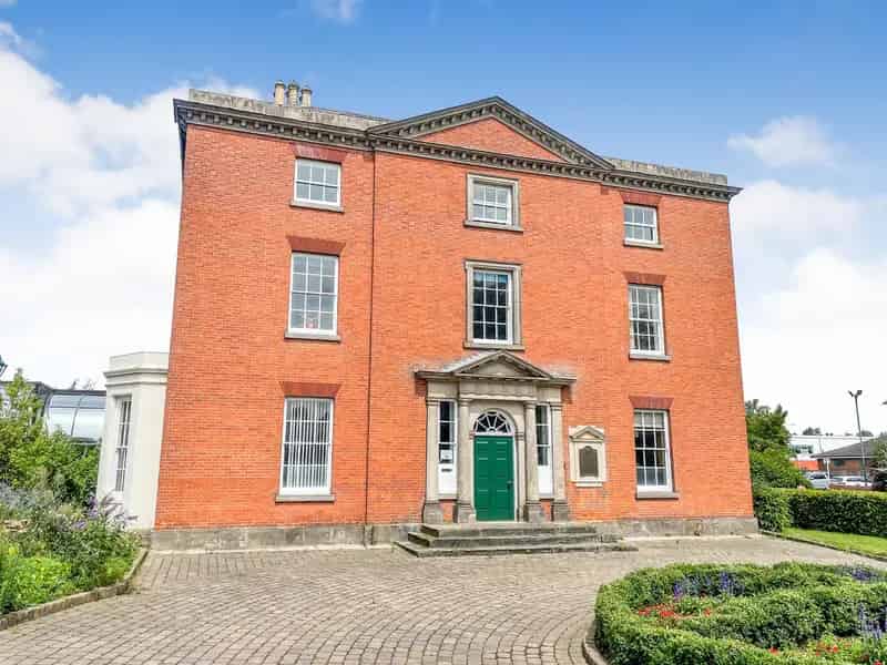 Three Storey Office Building in Long Eaton