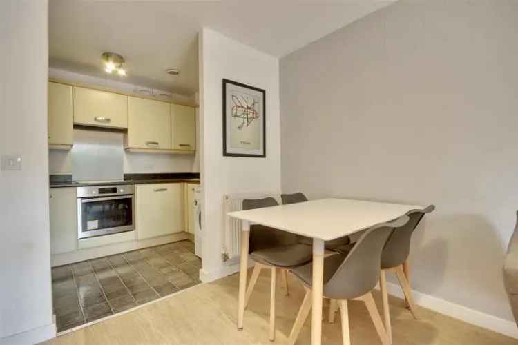 1 Bedroom Flat House to Rent Near University