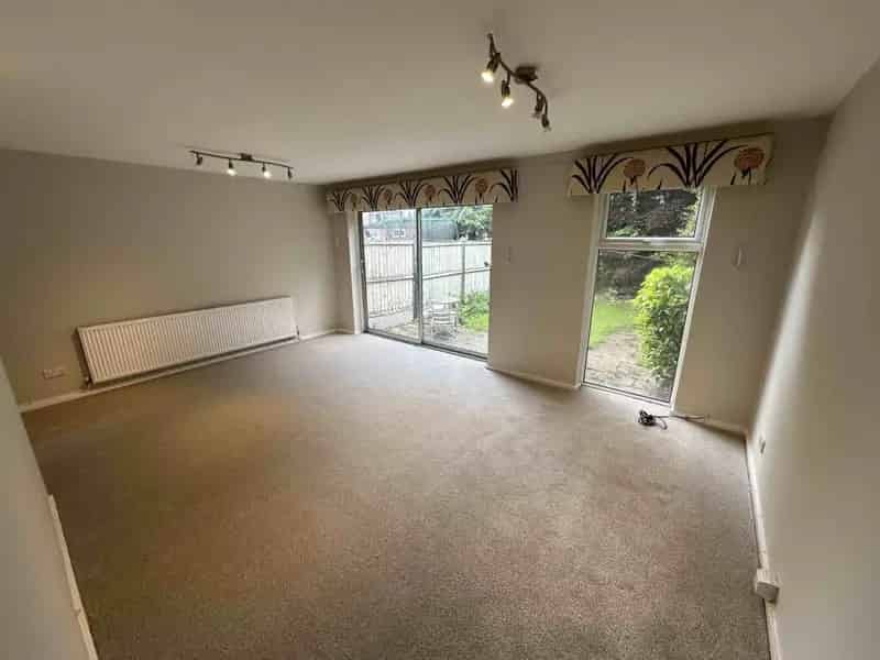 3 Bedroom Terraced House Near Hospitals and University
