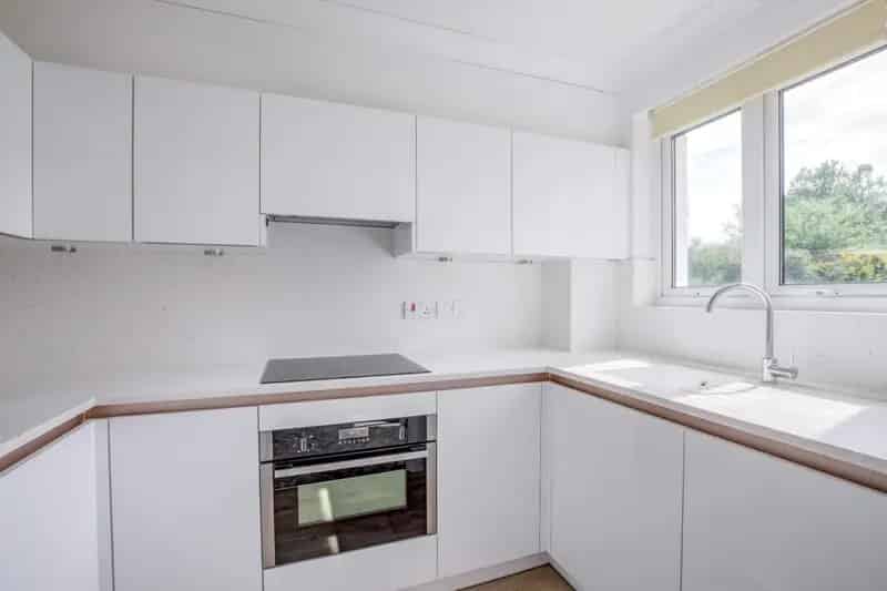 2 Bedroom Retirement Apartment Near Town Centre