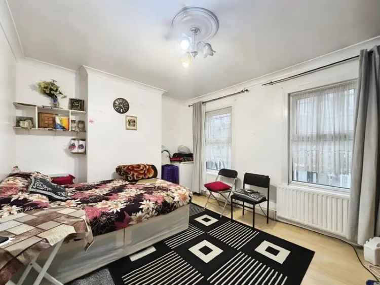 3 Bedroom Mid Terrace House for Sale London E13