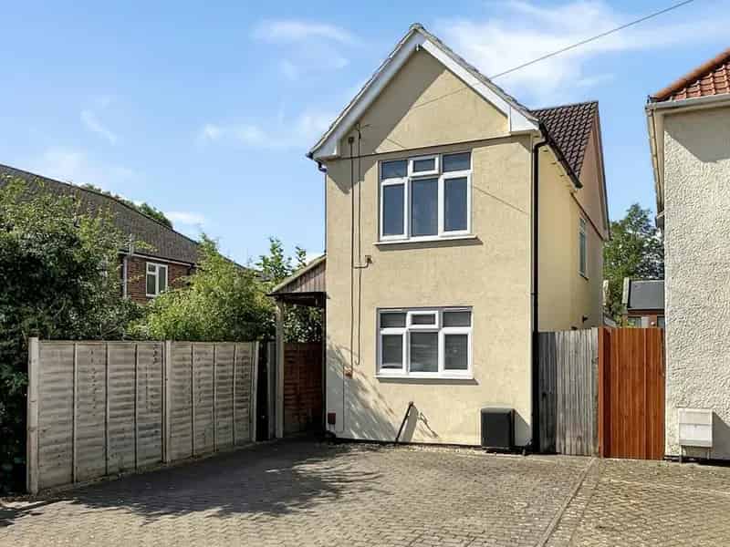 3 Bedroom Detached House for Sale in Cambridge