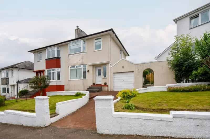 3 Bedroom Semi Detached Villa For Sale