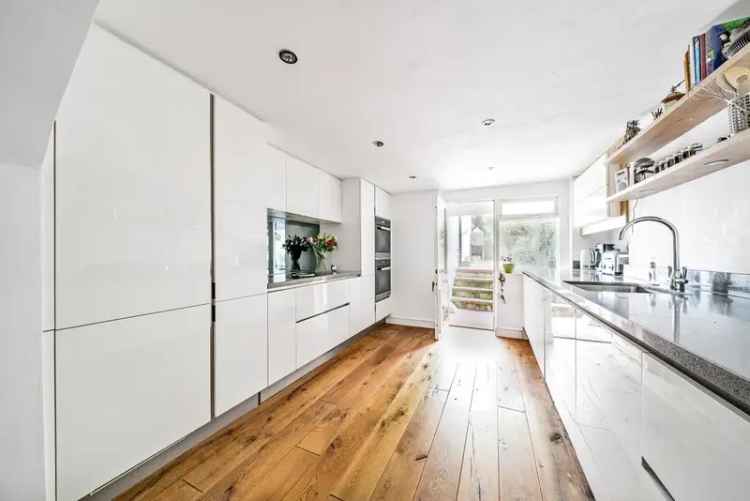 Four Bedroom Victorian House Near St Johns and Lewisham Stations