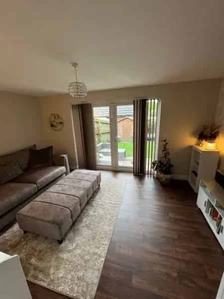 3 Bedroom End Terrace House Large Garden Driveway