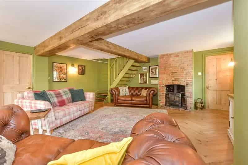 4 bedroom cottage for sale