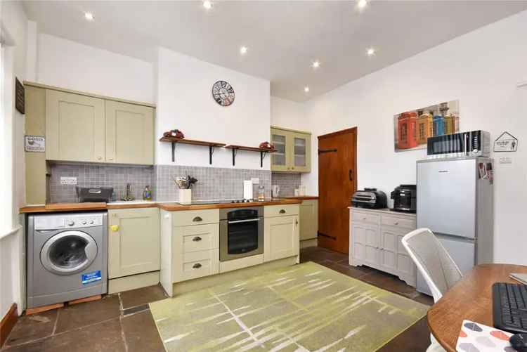 House For Sale in Leeds, England