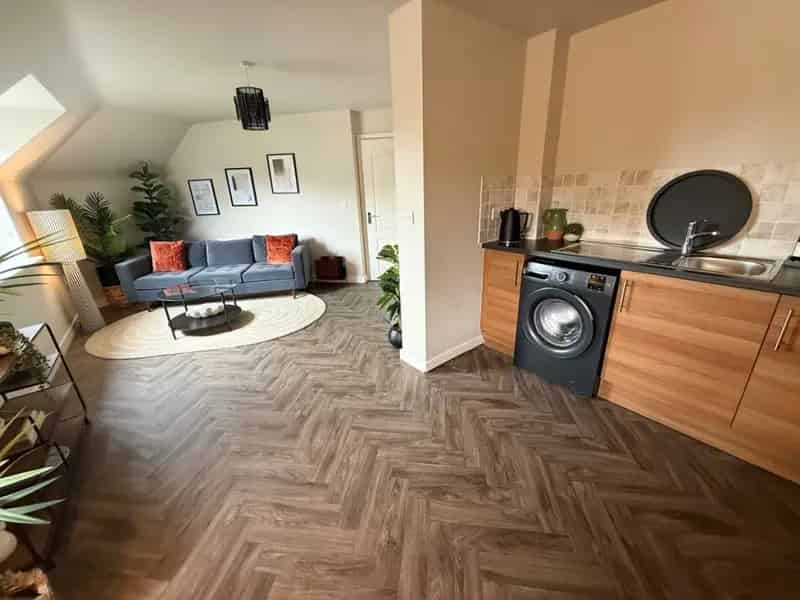 2 Bedroom Flat To Rent