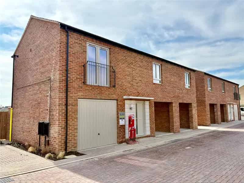 2 Bed Detached House Darwin Green Cambridge