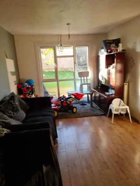 House For Rent in Crawley, England