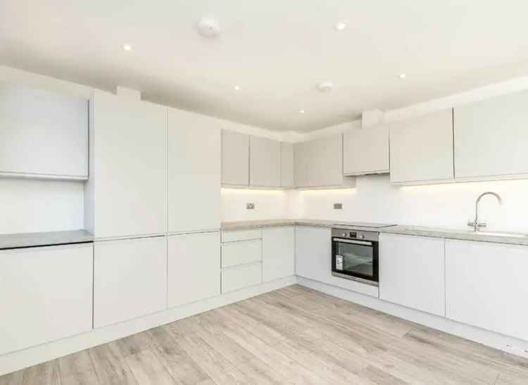 2-Bedroom Apartment with Roof Terrace South Norwood