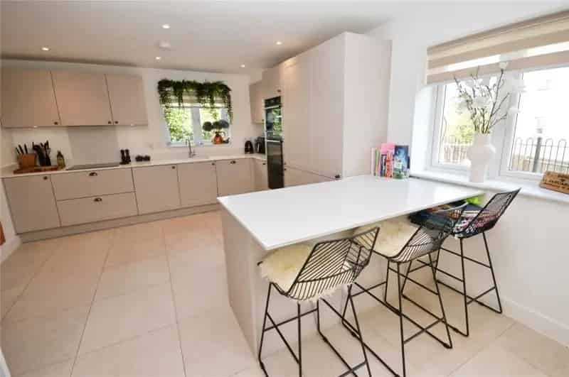 4 Bed House for Sale - 3 King Charles Drive