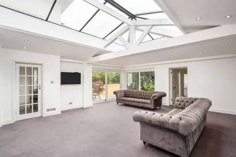 8 Bedroom Detached House Kingswood Golf Course