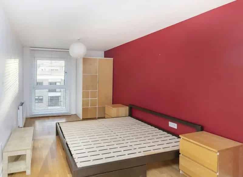 Spacious 1-Bed Flat near Angel Station with Study