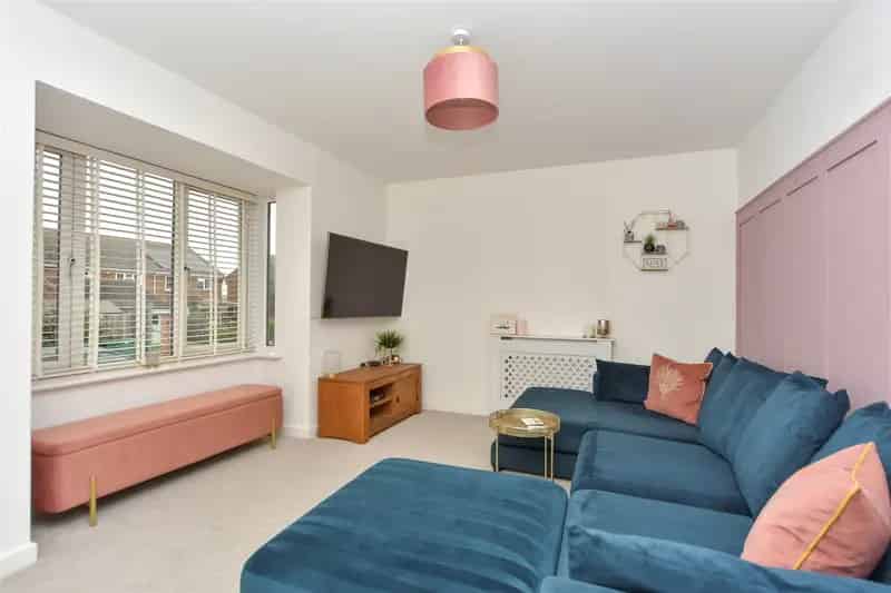 2 Bedroom Semi Detached House For Sale Queenborough