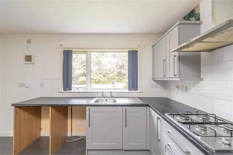 3 Bed Terraced House Deans Livingston Family Home