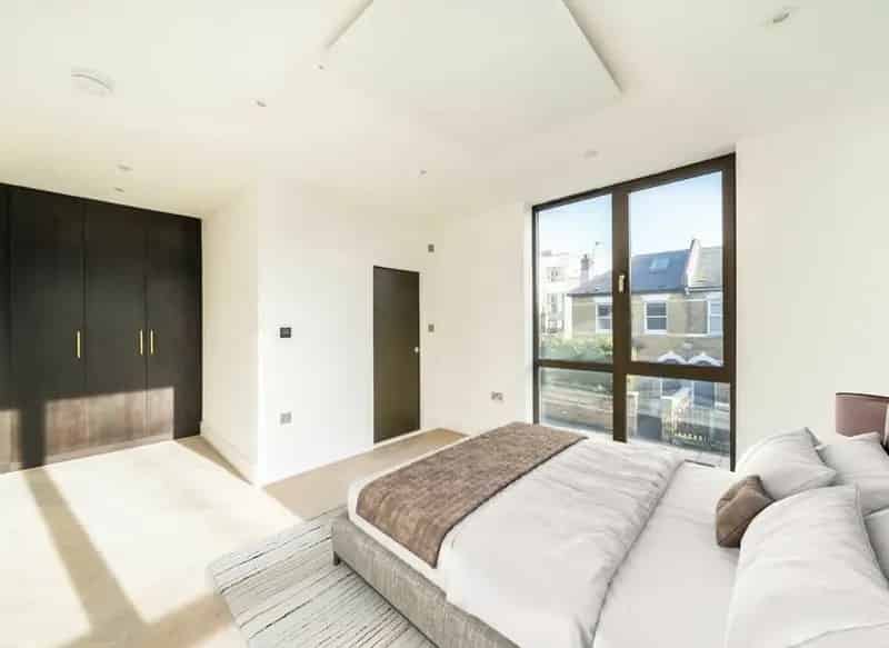 2-Bed 2-Bath Apartment with Roof Terrace Near Clapham Junction