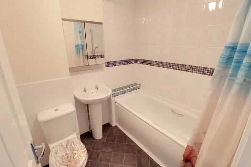 2 Bedroom Terraced House to Rent April