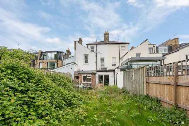 Town house for sale in Brodrick Road, London SW17