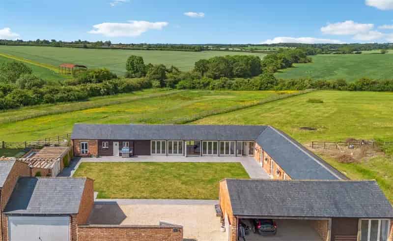 5 Bedroom Cottage Home 25 Acres Land Stabling Planning Permission