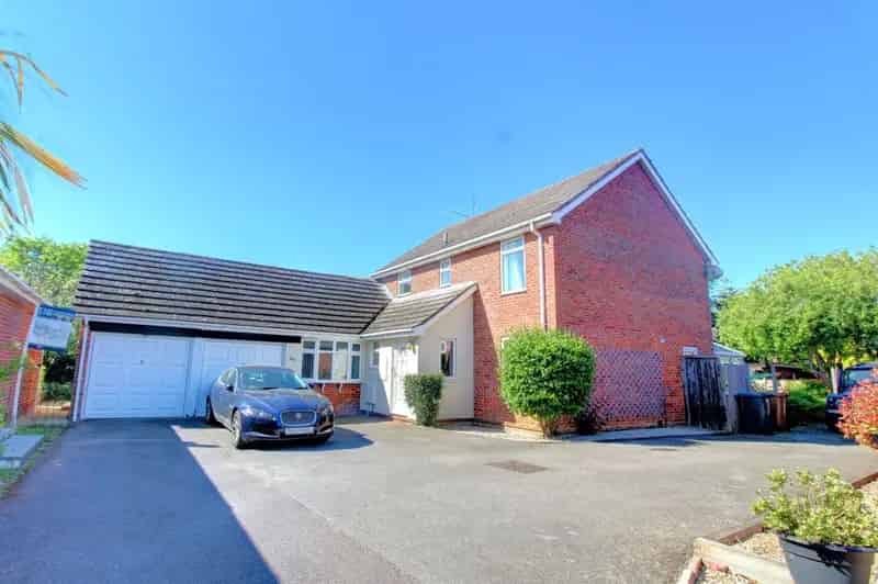 Four Bedroom Detached Home with Ample Parking and Garage