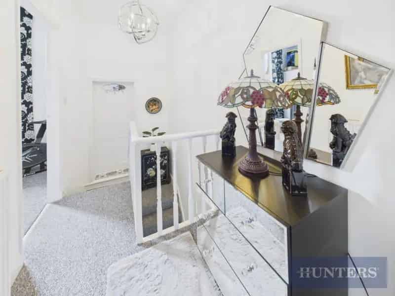 2 Bed Terrace House for Sale - Modern Kitchen & Bathroom