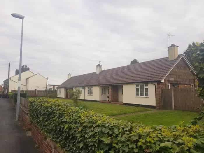 1 Bed Bungalow Hale Village Near Amenities