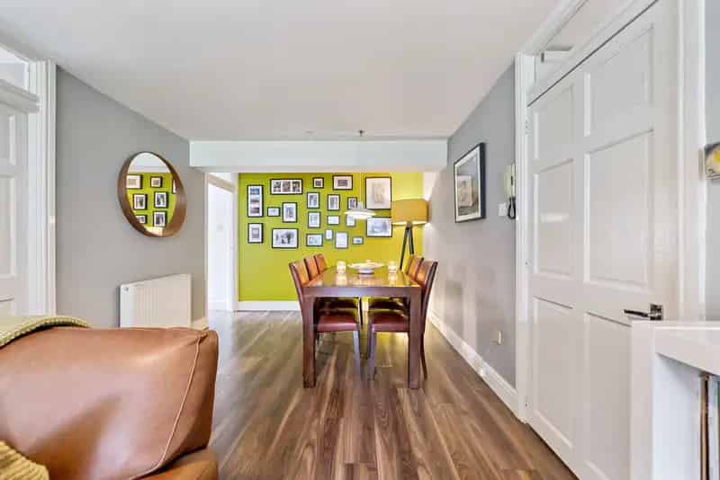 3-Bedroom Apartment with Garage Shawlands Glasgow
