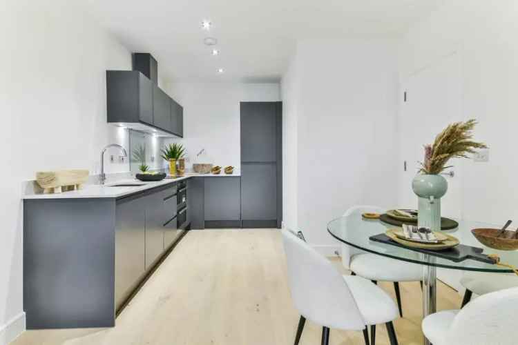 Spacious 1-Bed Apartment Near Purley Station