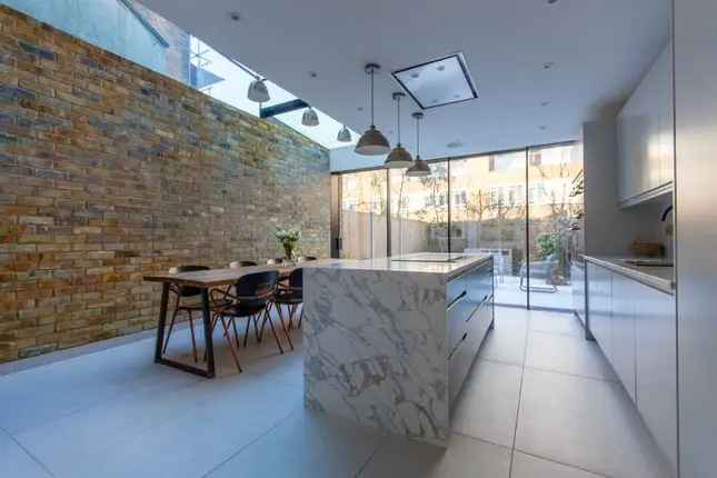 Grand Victorian House Near Highbury Fields London N5