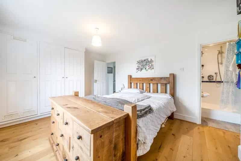 Flat For Sale , London, England