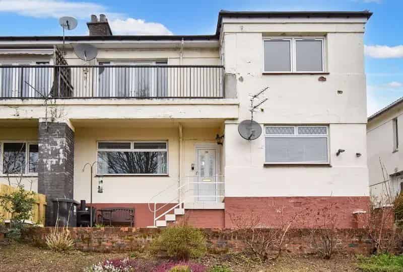 2 Bedroom Flat for Sale in Kilsyth with Panoramic Views