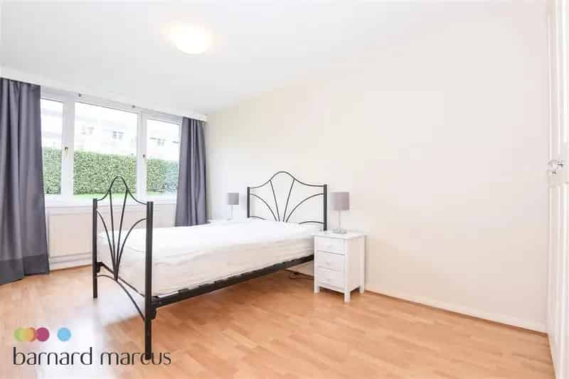 2 Bed Flat Putney  - Garden Views and Central Location