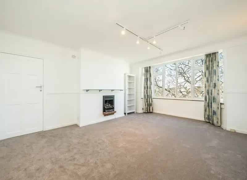 Two Double Bedroom Flat St Margarets Village Garage Parking