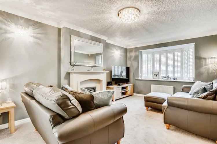 Four Bedroom Detached Family Home Wrenthorpe