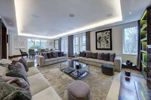 Luxury 3-Bed Apartment in Logan House London