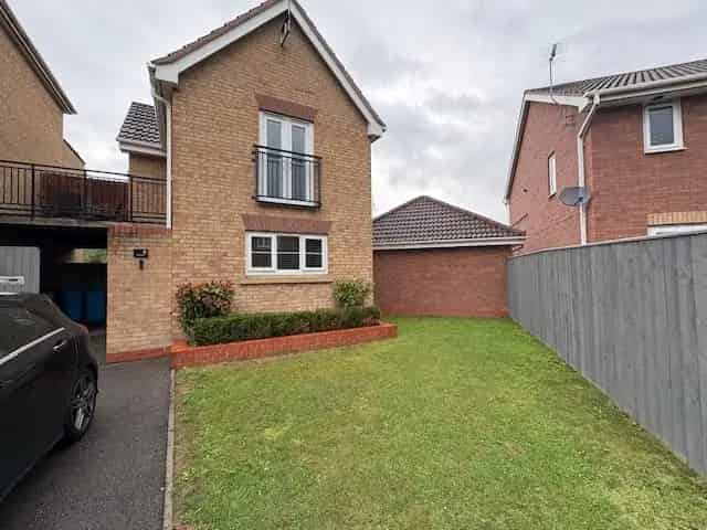 1 Bedroom Furnished House to Rent in Kingswood