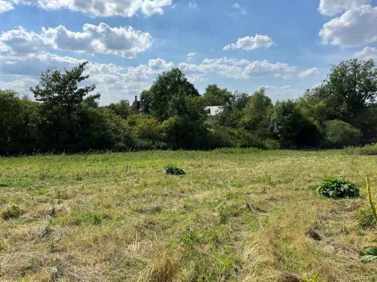 1.78 Acres Paddock Land for Sale Near Stamford