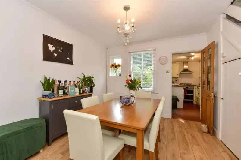 2 Bedroom Edwardian House for Sale Near Brentwood High Street
