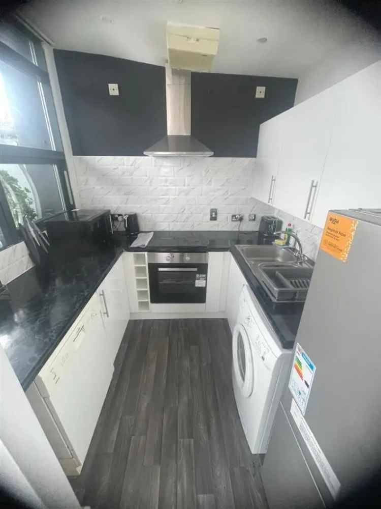 3 Bedroom Apartment Birmingham City Centre 3 Balconies Secure Parking