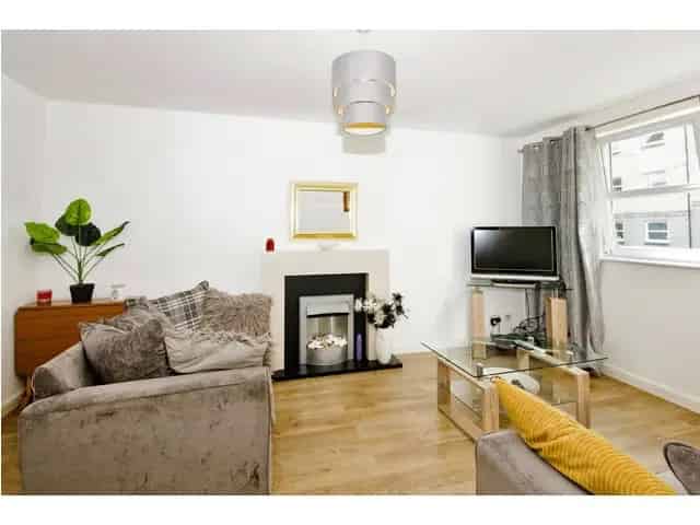 2 Bedroom Flat for Sale in Aberdeen