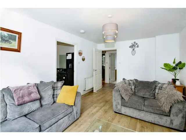 2 bedroom flat  for sale