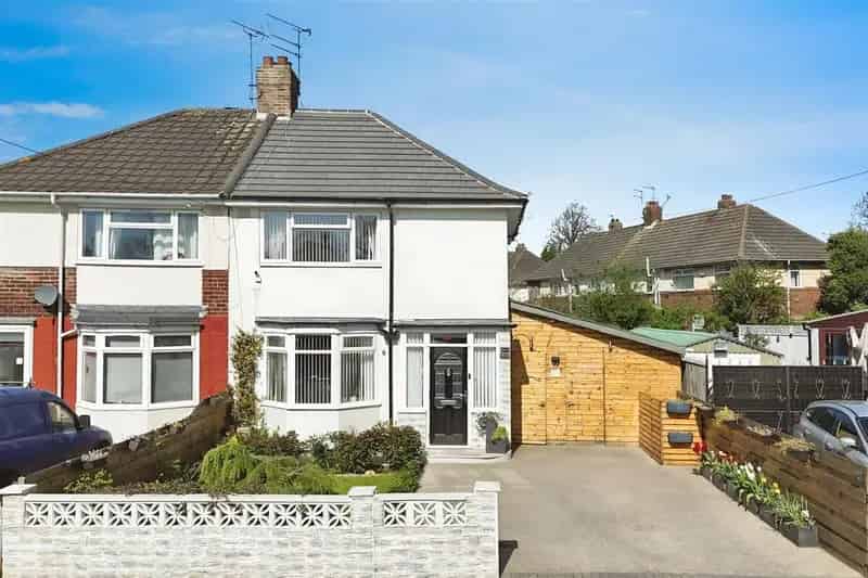 2 Bedroom Semi-Detached House for Sale - No Chain