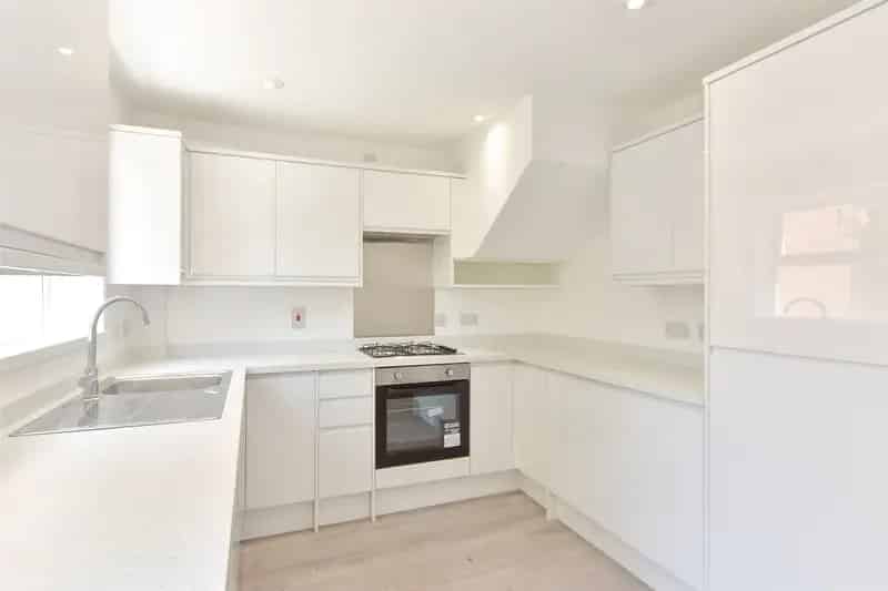 3 Bedroom Detached House for Sale Near River Lea
