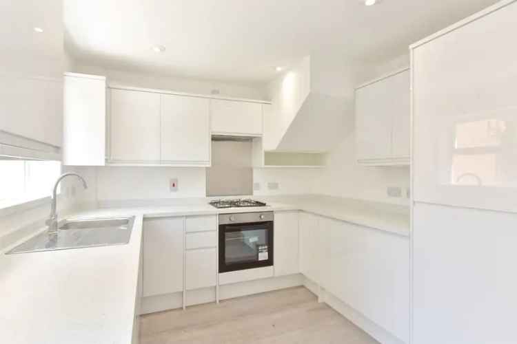 3 Bedroom Detached House for Sale Near River Lea