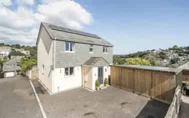 Modern 4-Bed Detached Home in Launceston Conservation Area