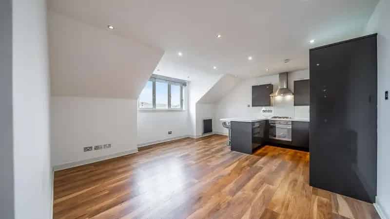 2 Bedroom Flat for Sale Shawlands