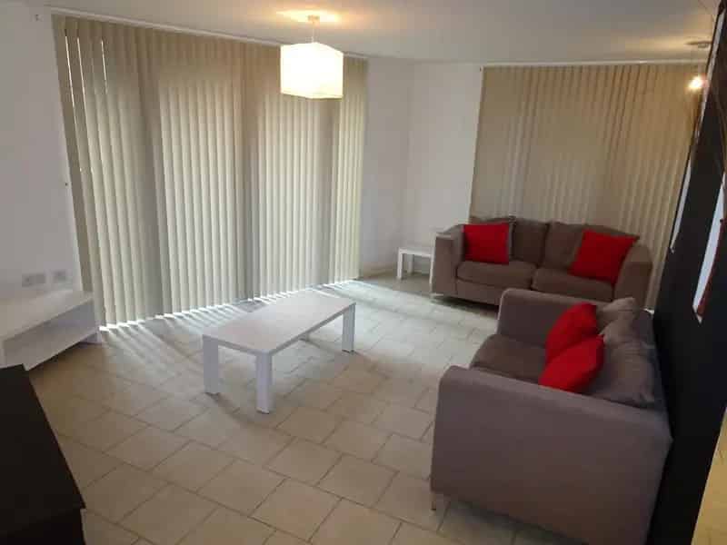 2 Bedroom Apartment to Rent Southside Complex City Centre