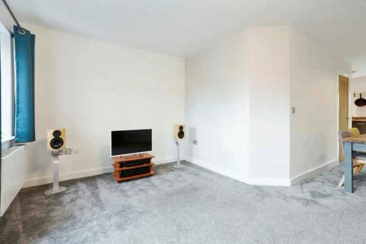 Family Home in Almondbury with Four Bedrooms and South-Facing Garden